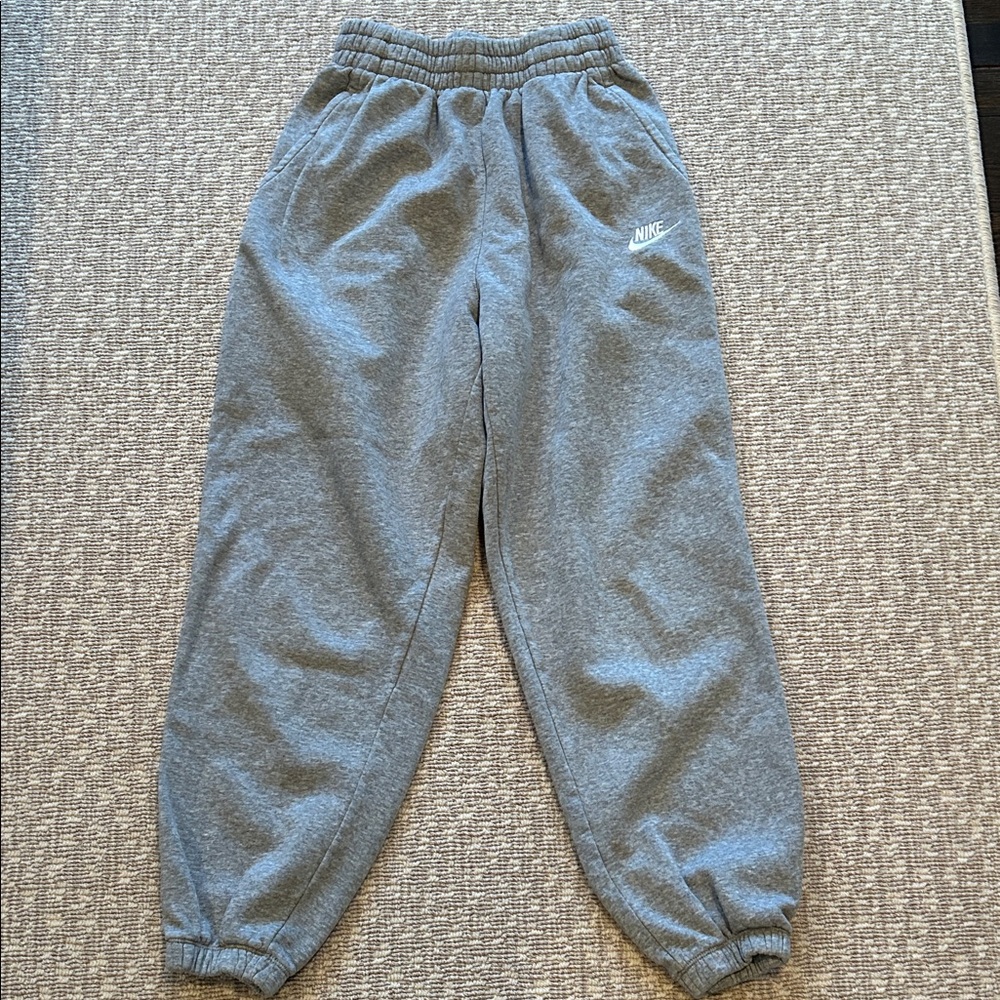 Nike girls sweatpants. Size Large